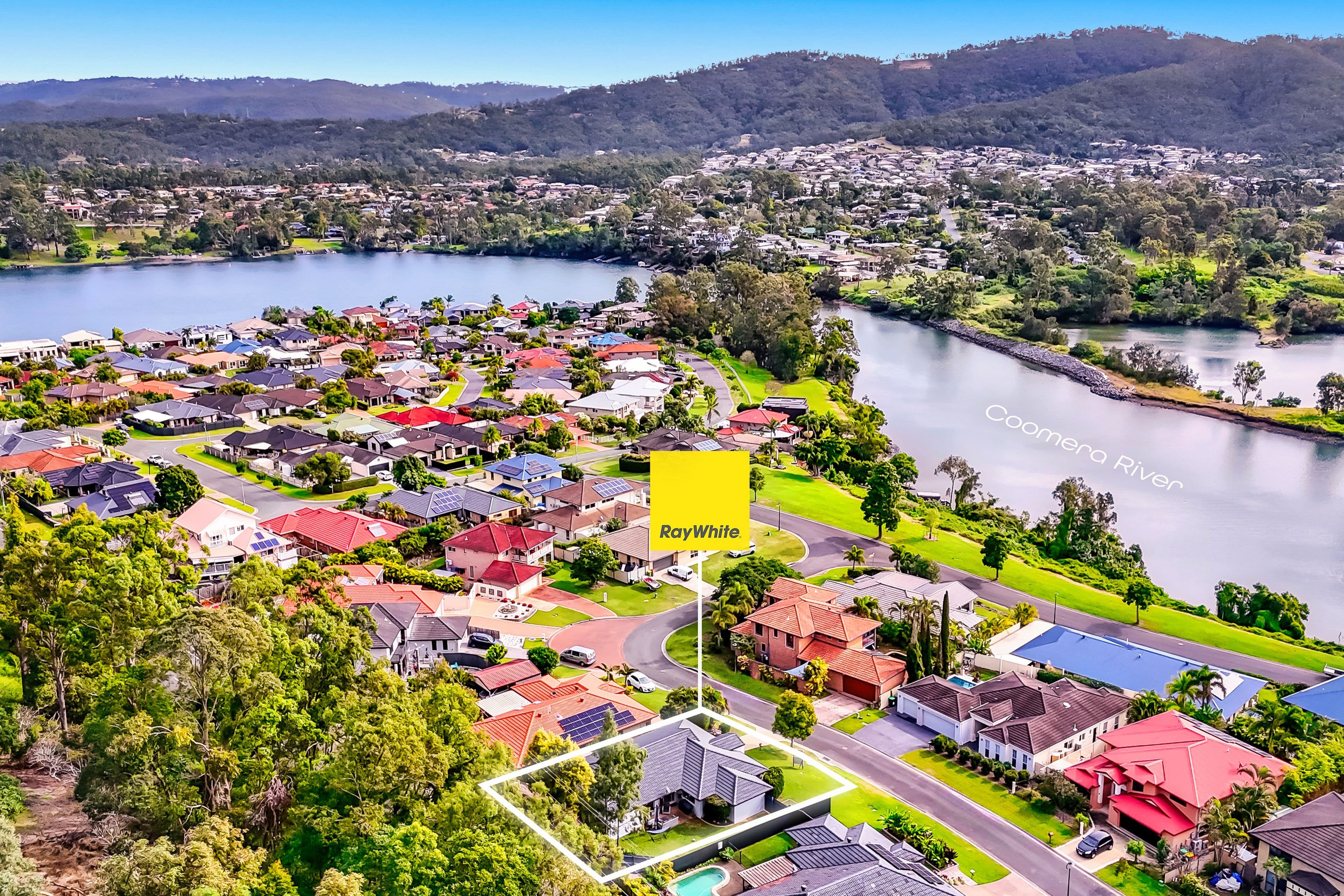 11 Paddy Place, Oxenford QLD 4210, Oxenford - Thumbnail 2