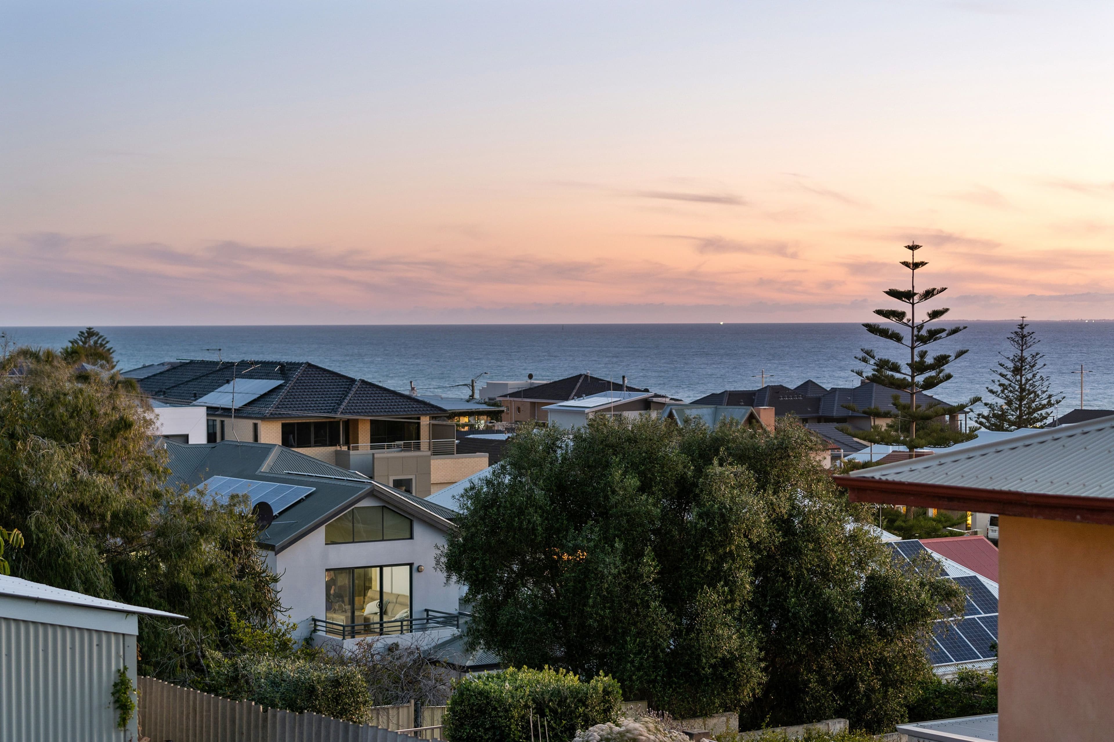 24 Clontarf Street, Sorrento WA 6020, Sorrento - Thumbnail 3