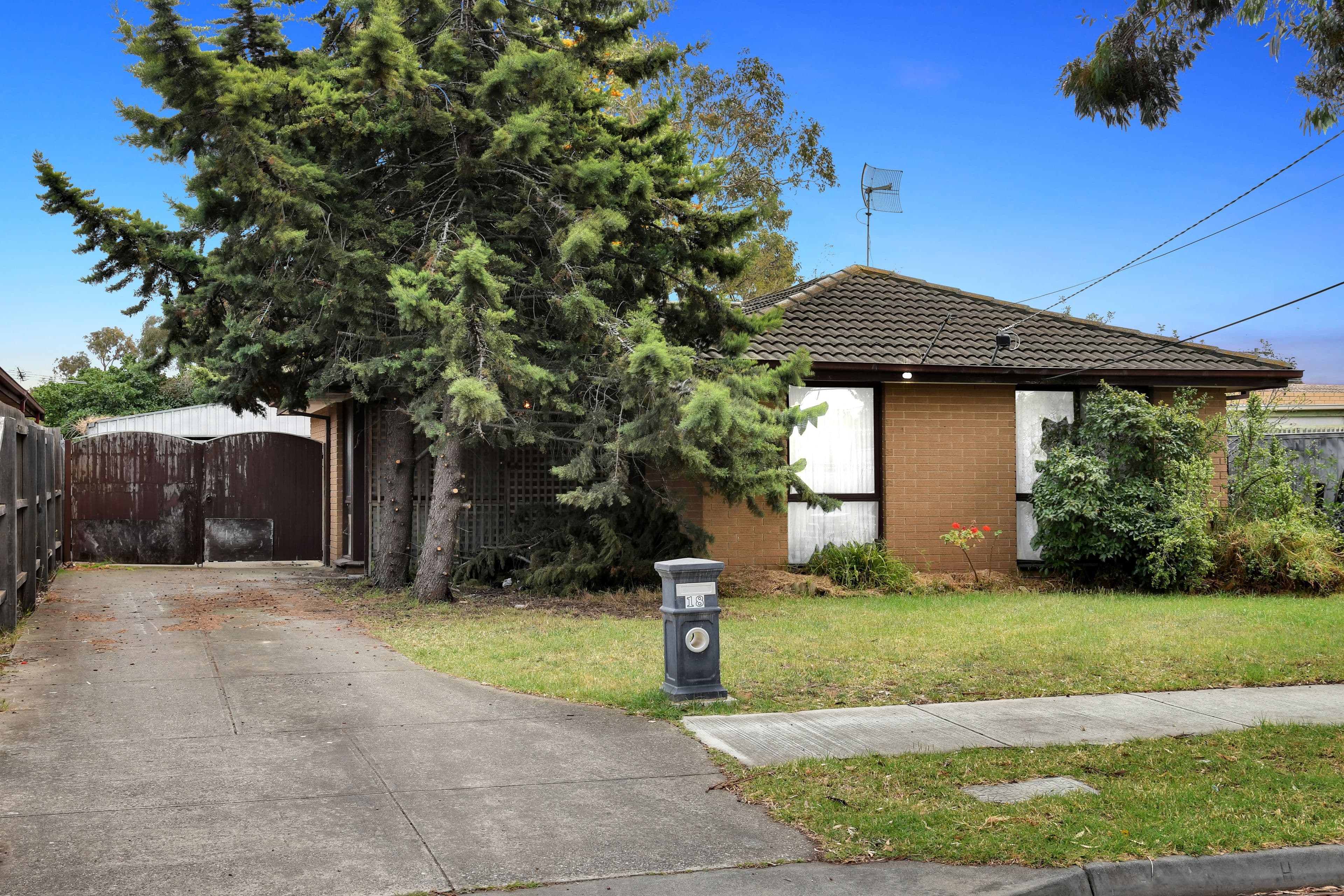 18 Gordon Avenue South, Altona Meadows VIC 3028, Altona Meadows - Image 1
