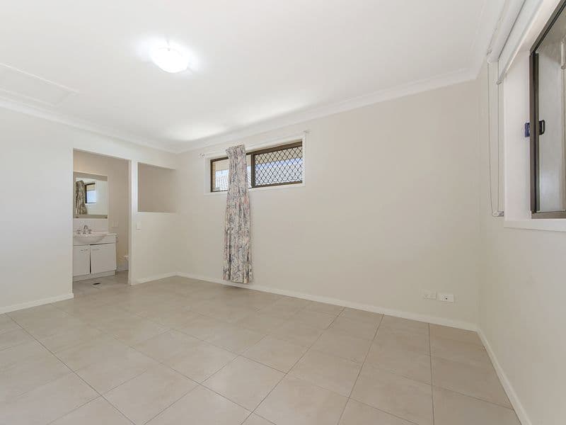 31 Manakin Avenue, Burleigh Waters QLD 4220, Burleigh Waters - Thumbnail 8