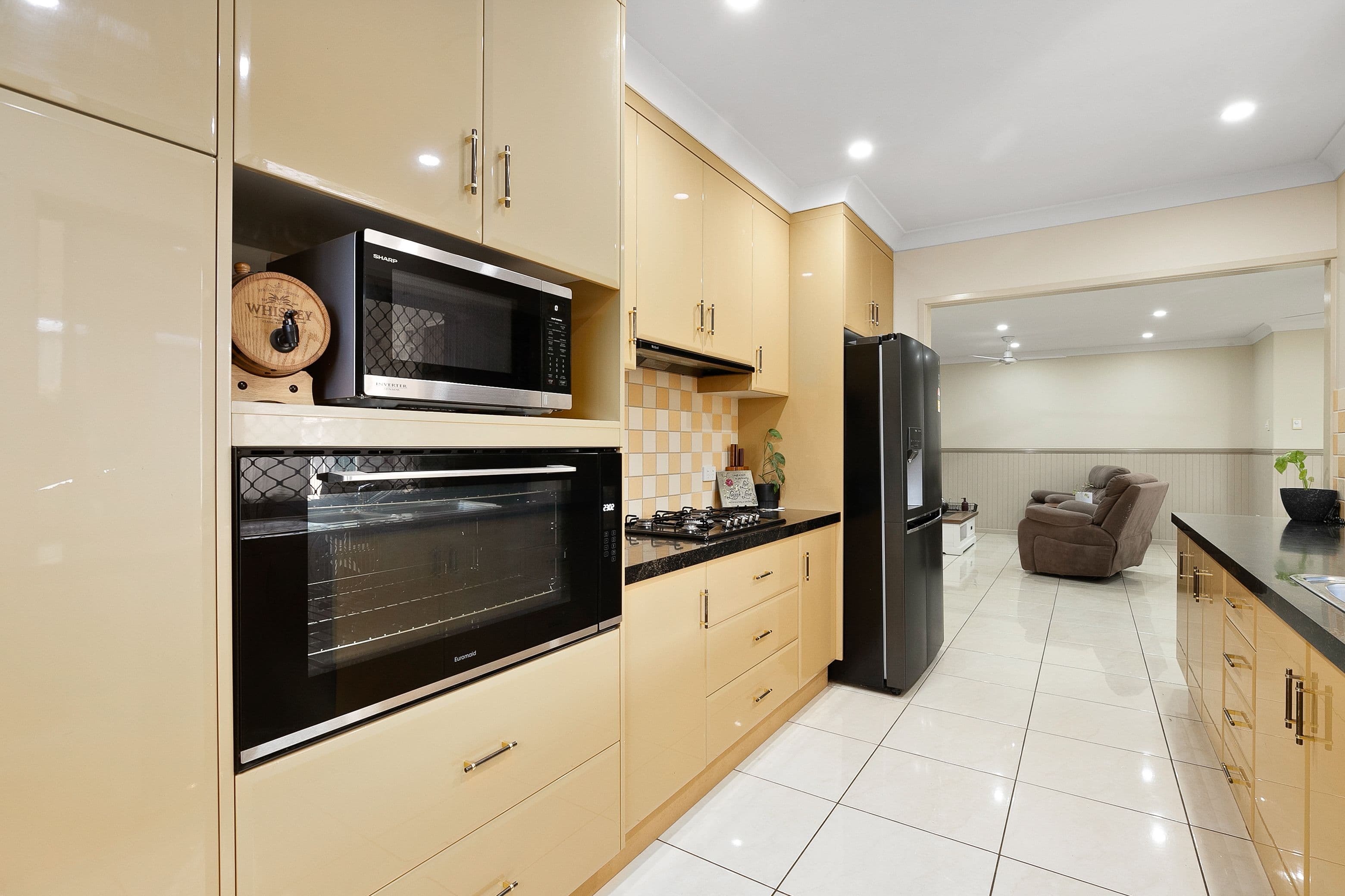 6 Carrington Place, Emerald QLD 4720, Emerald - Thumbnail 4