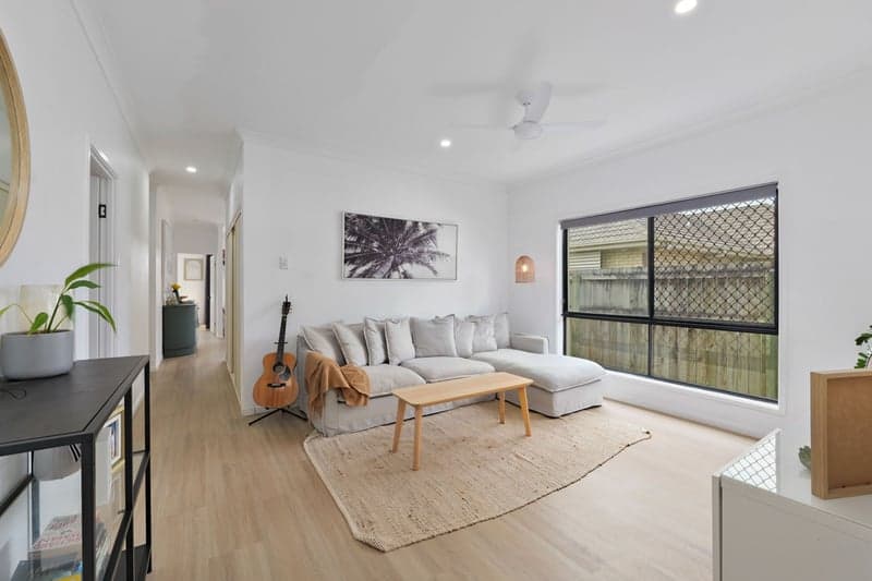 49 Crater Street, Caloundra West - Thumbnail 2