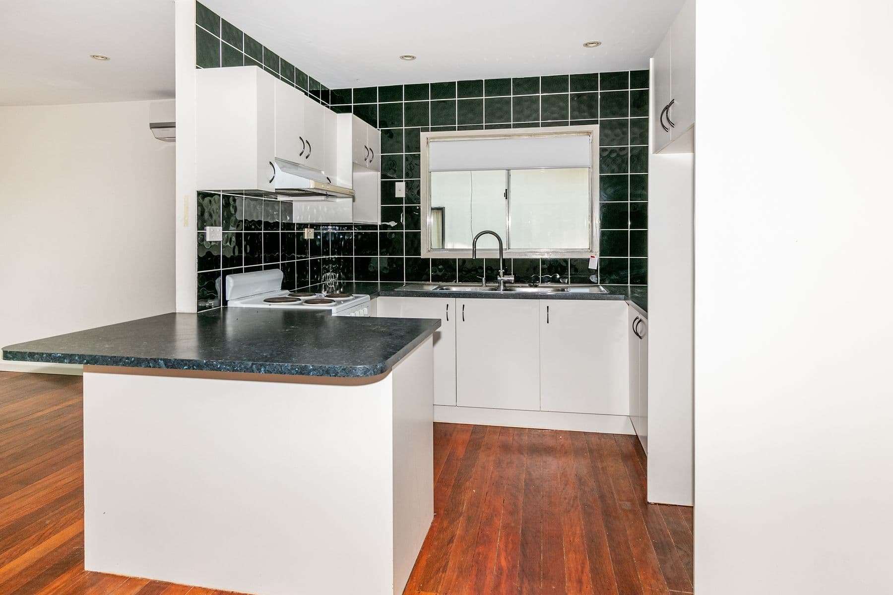 21 Ellen Street, Logan Central QLD 4114, Logan Central - Thumbnail 2