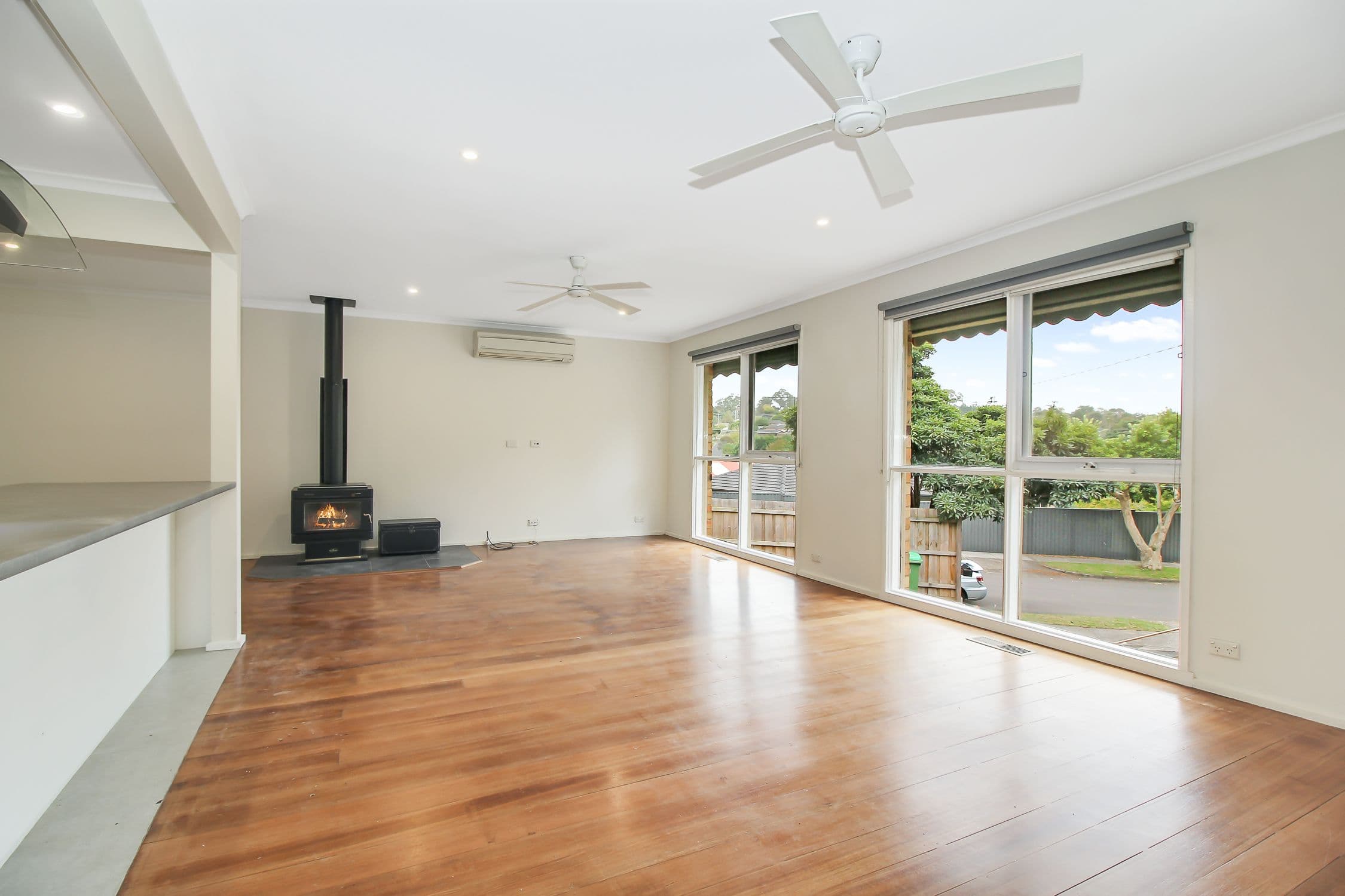12 Shakespeare Avenue, Mooroolbark VIC 3138, Mooroolbark - Thumbnail 4