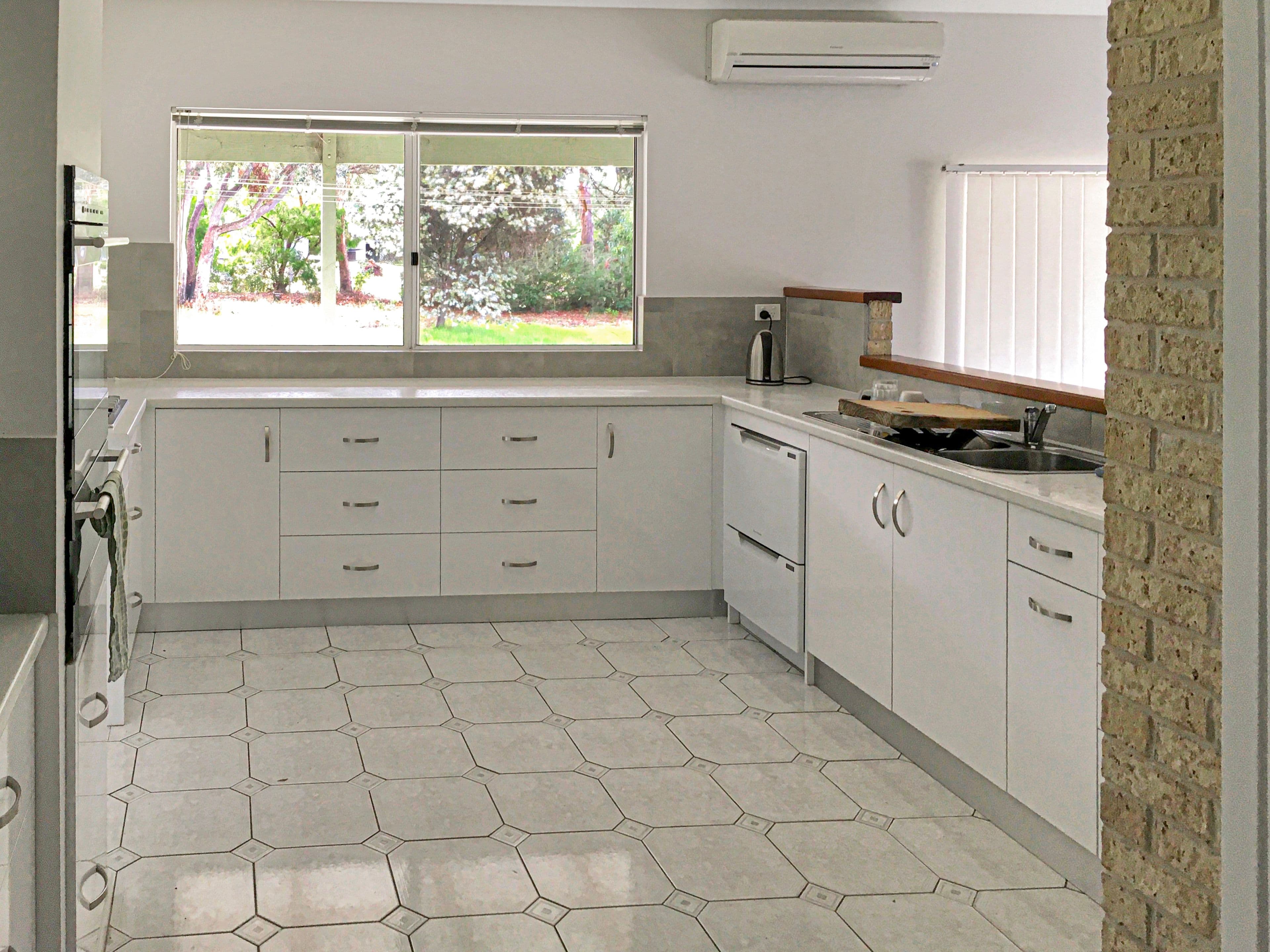 84 Symers Street, Little Grove WA 6330, Little Grove - Thumbnail 4