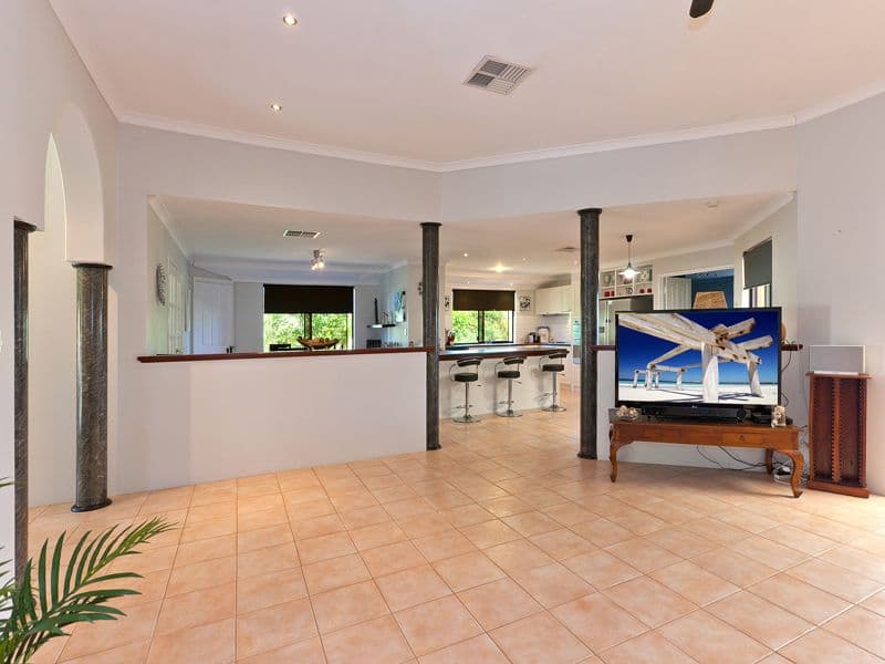 9 Scotford Way, BALDIVIS WA 6171, Baldivis - Thumbnail 2
