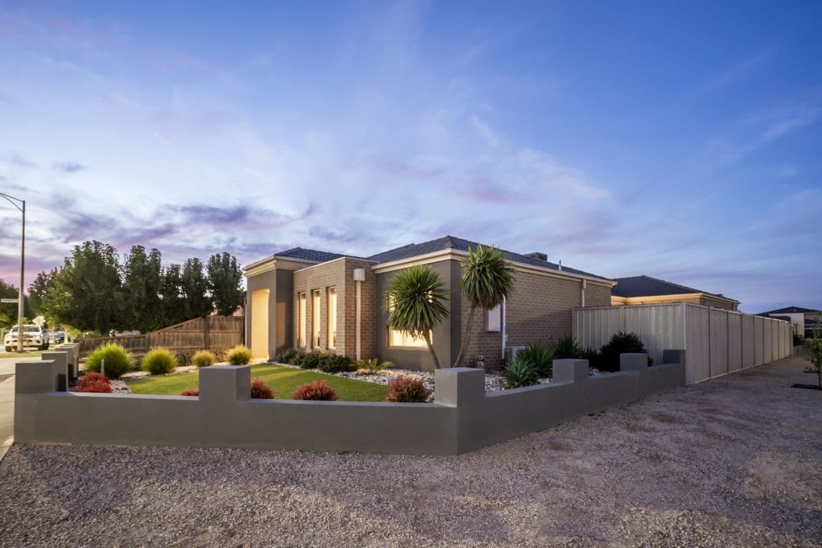 17 Filmont Drive, Werribee VIC 3030, Werribee - Thumbnail 3