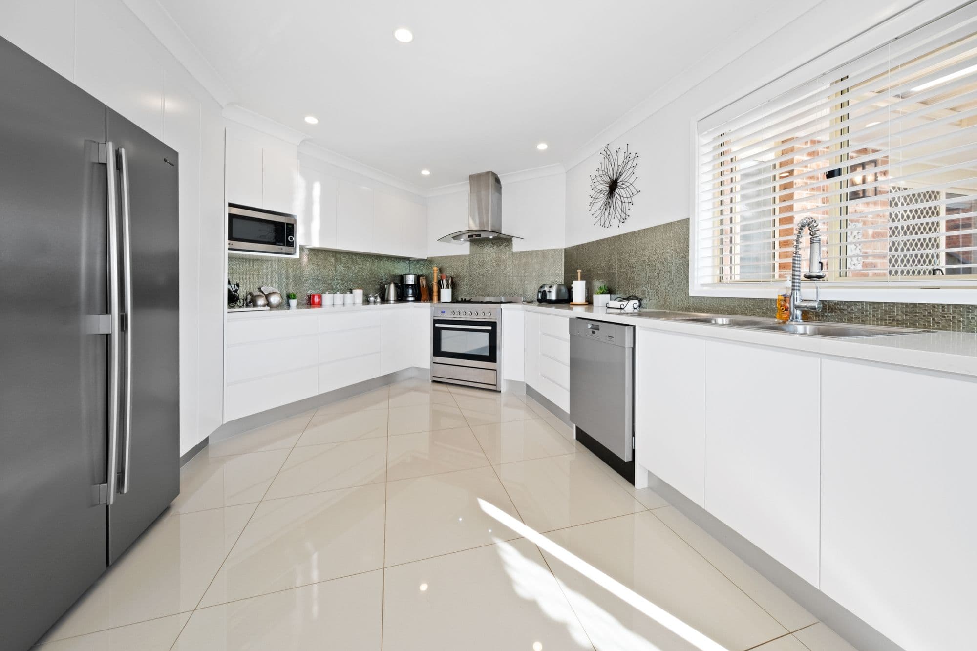 2 Donegal Road, Berkeley Vale NSW 2261, Berkeley Vale - Thumbnail 5