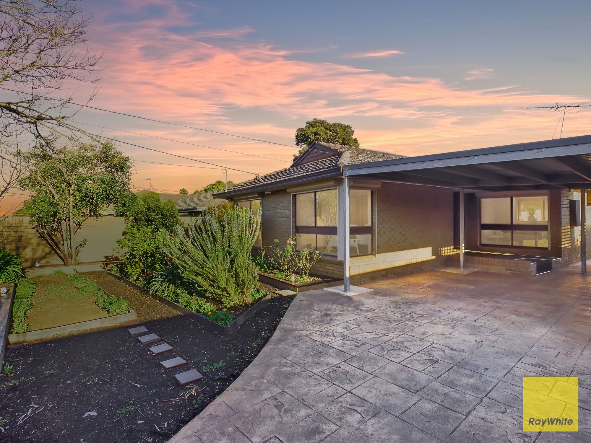 33 claremont Crescent, Hoppers Crossing VIC 3029, Hoppers Crossing - Thumbnail 2