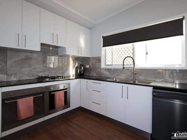 9 Racecourse Road, Richmond Hill QLD 4820, Richmond Hill - Thumbnail 3