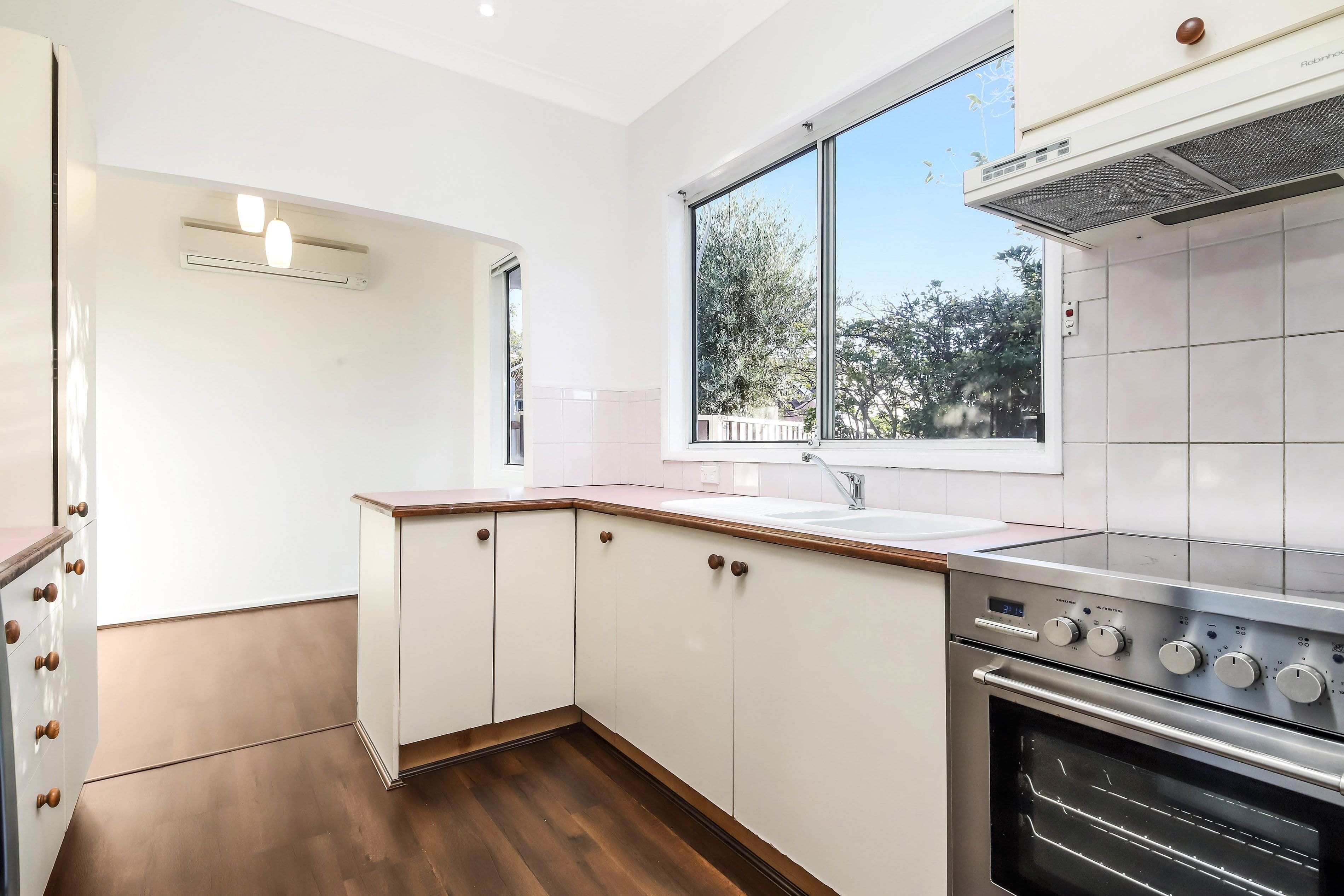 36 Omega Place, Greenacre - Thumbnail 3