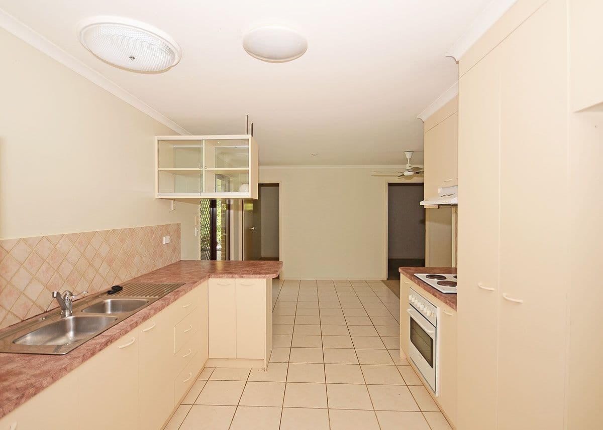 19 Renee Court, TORQUAY QLD 4655, Torquay - Thumbnail 6