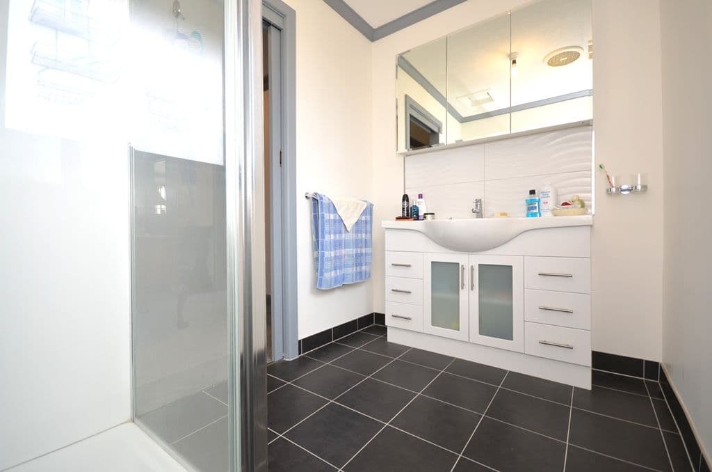 3 Walton Street, WENDOUREE VIC 3355, Wendouree - Thumbnail 6