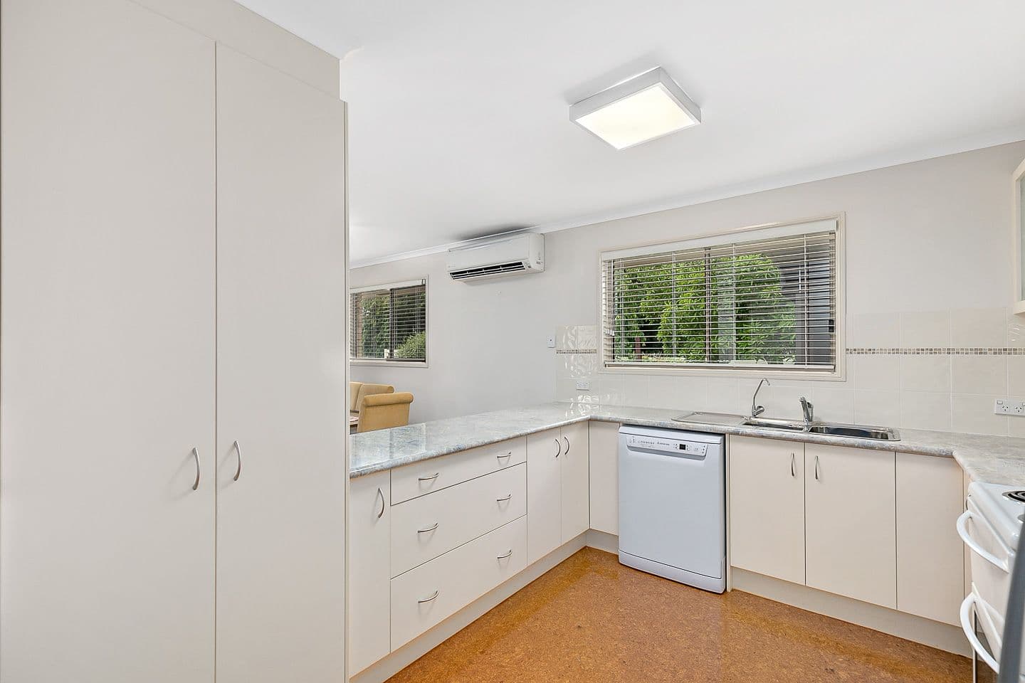 230 Torquay Terrace, Torquay QLD 4655, Torquay - Thumbnail 8
