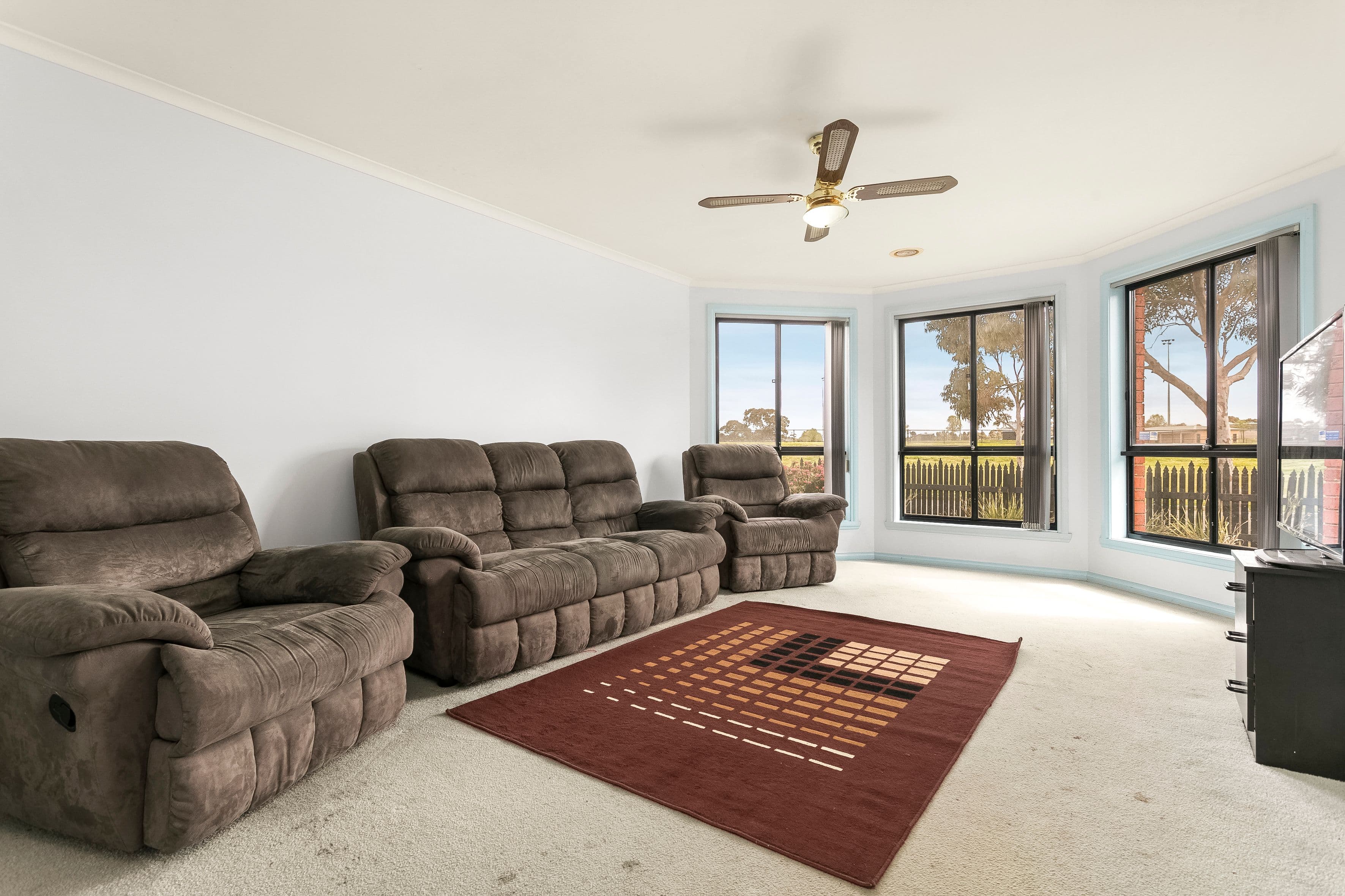 56 Sommeville Drive, Roxburgh Park VIC 3064, Roxburgh Park - Thumbnail 2