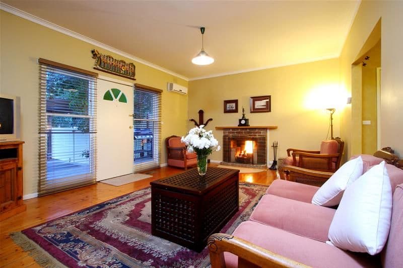 5 Marilyn Court, WATSONIA VIC 3087, Watsonia - Image 1