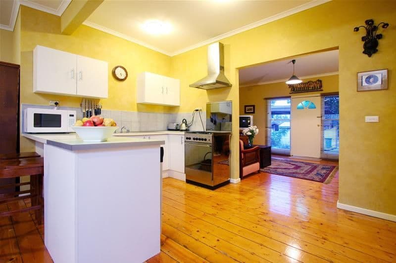5 Marilyn Court, WATSONIA VIC 3087, Watsonia - Thumbnail 2
