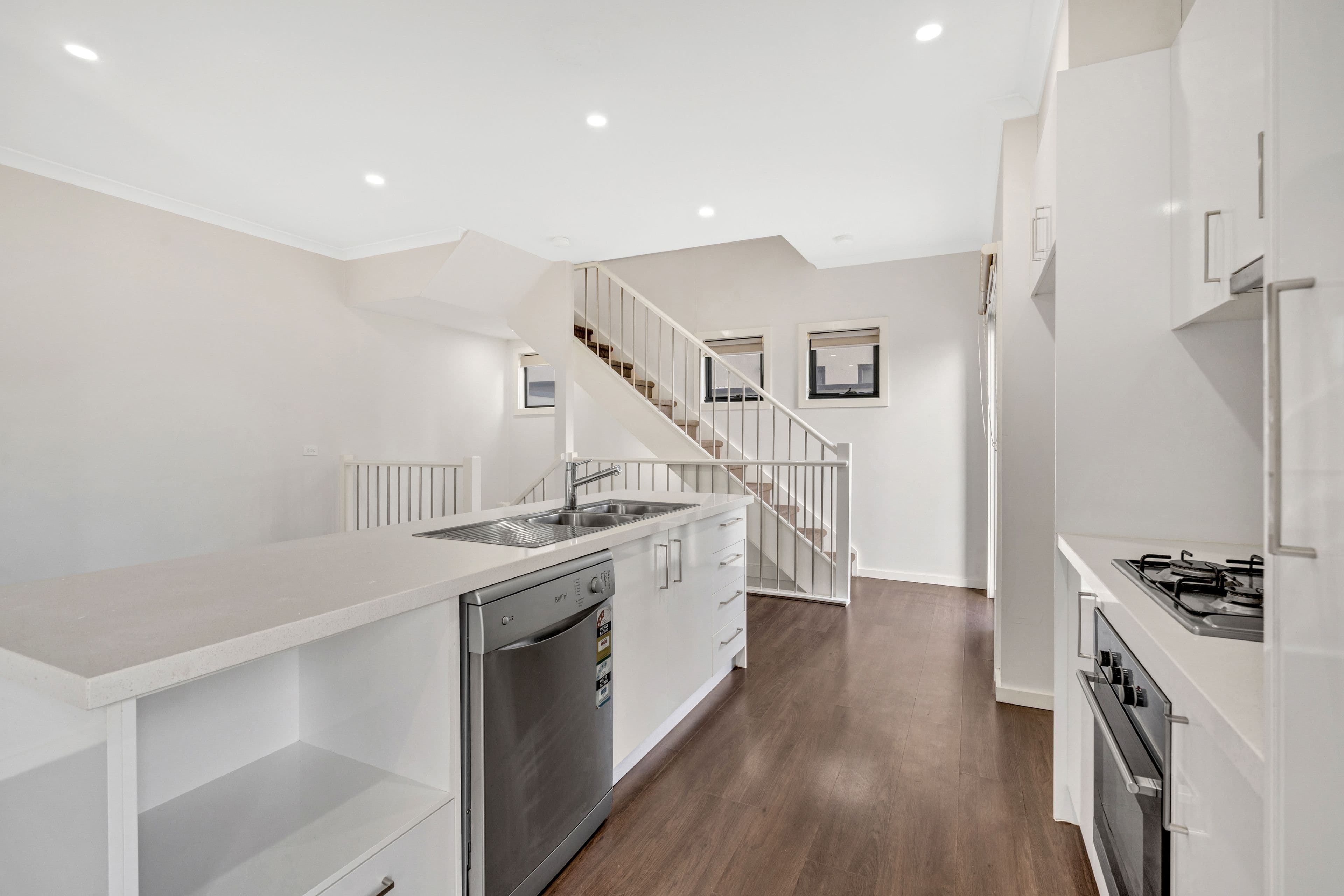 31-57 Punt Street, Craigieburn VIC 3064, Craigieburn - Thumbnail 3