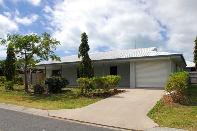 2 Shelley Close, CANNONVALE QLD 4802, Cannonvale - Image 1