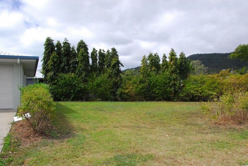 2 Shelley Close, CANNONVALE QLD 4802, Cannonvale - Thumbnail 4