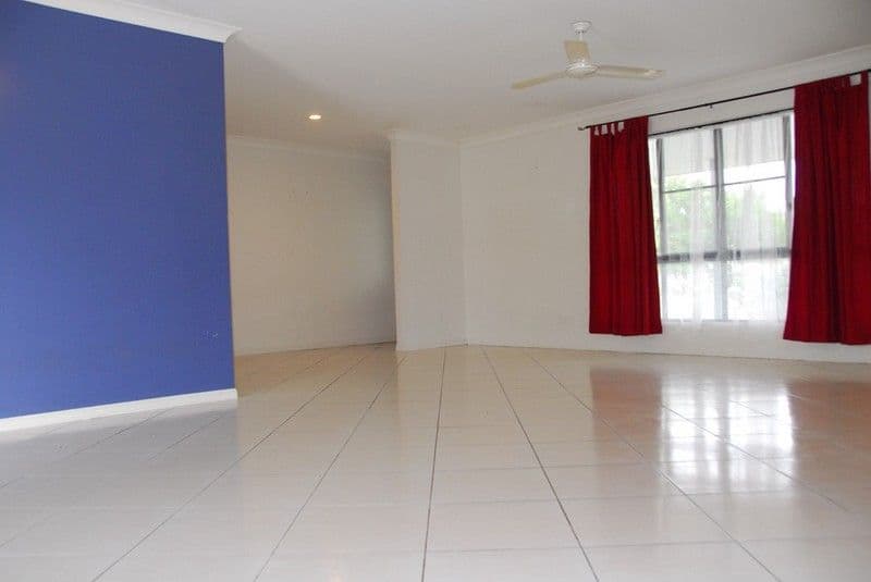 2 Shelley Close, CANNONVALE QLD 4802, Cannonvale - Thumbnail 5
