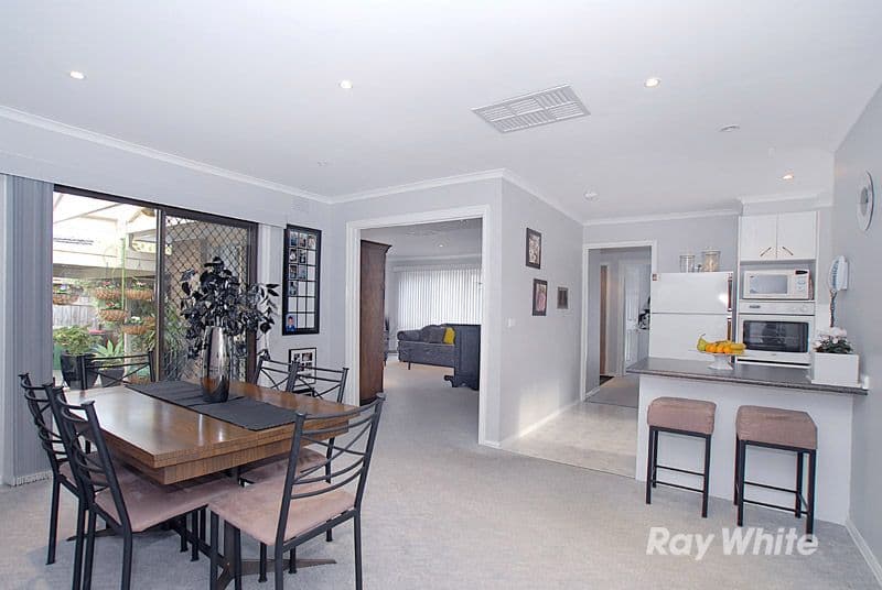 7 Nottingham Square, WANTIRNA VIC 3152, Wantirna - Thumbnail 2