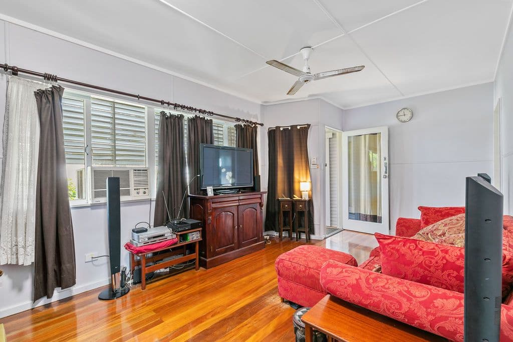 64 Chalfont Street, Salisbury QLD 4107, Salisbury - Thumbnail 2
