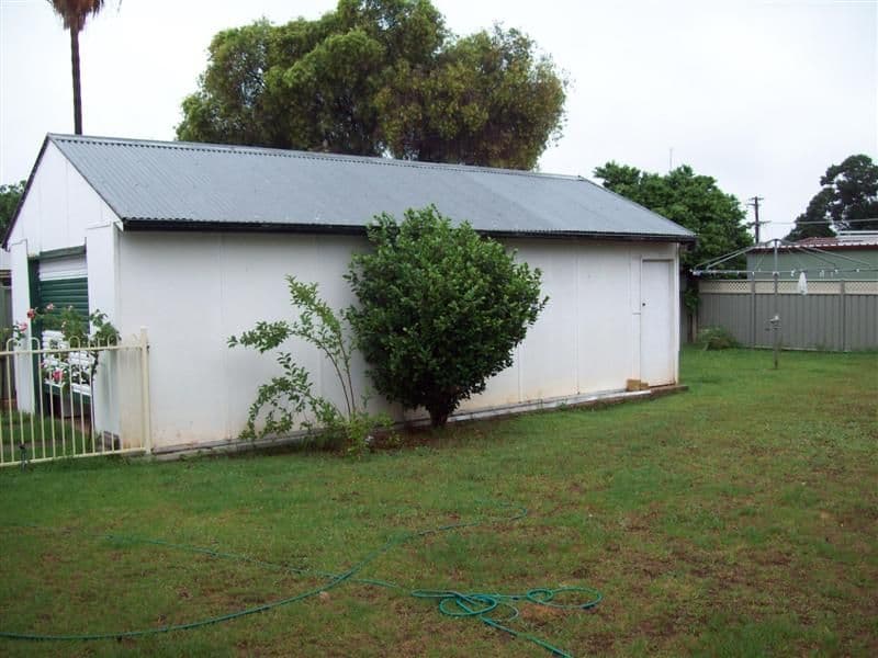 40 Howard Avenue, DUBBO NSW 2830, Dubbo - Thumbnail 5