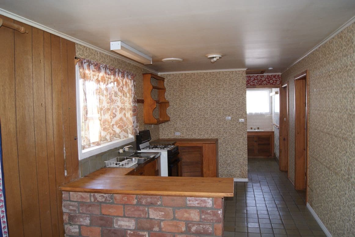 15 McCaffery Lane, Young NSW 2594, Young - Thumbnail 2