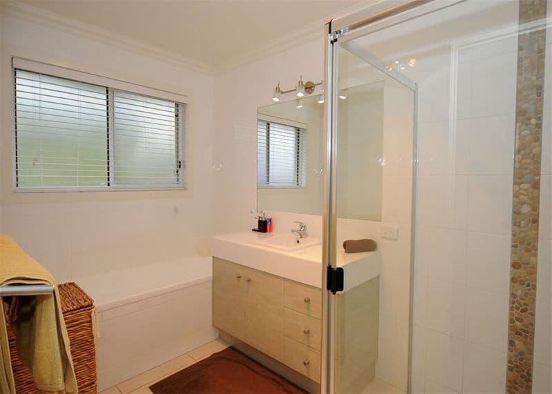 34 Hughes Road, WONDUNNA QLD 4655, Wondunna - Thumbnail 3