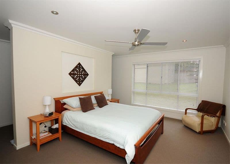 34 Hughes Road, WONDUNNA QLD 4655, Wondunna - Thumbnail 4