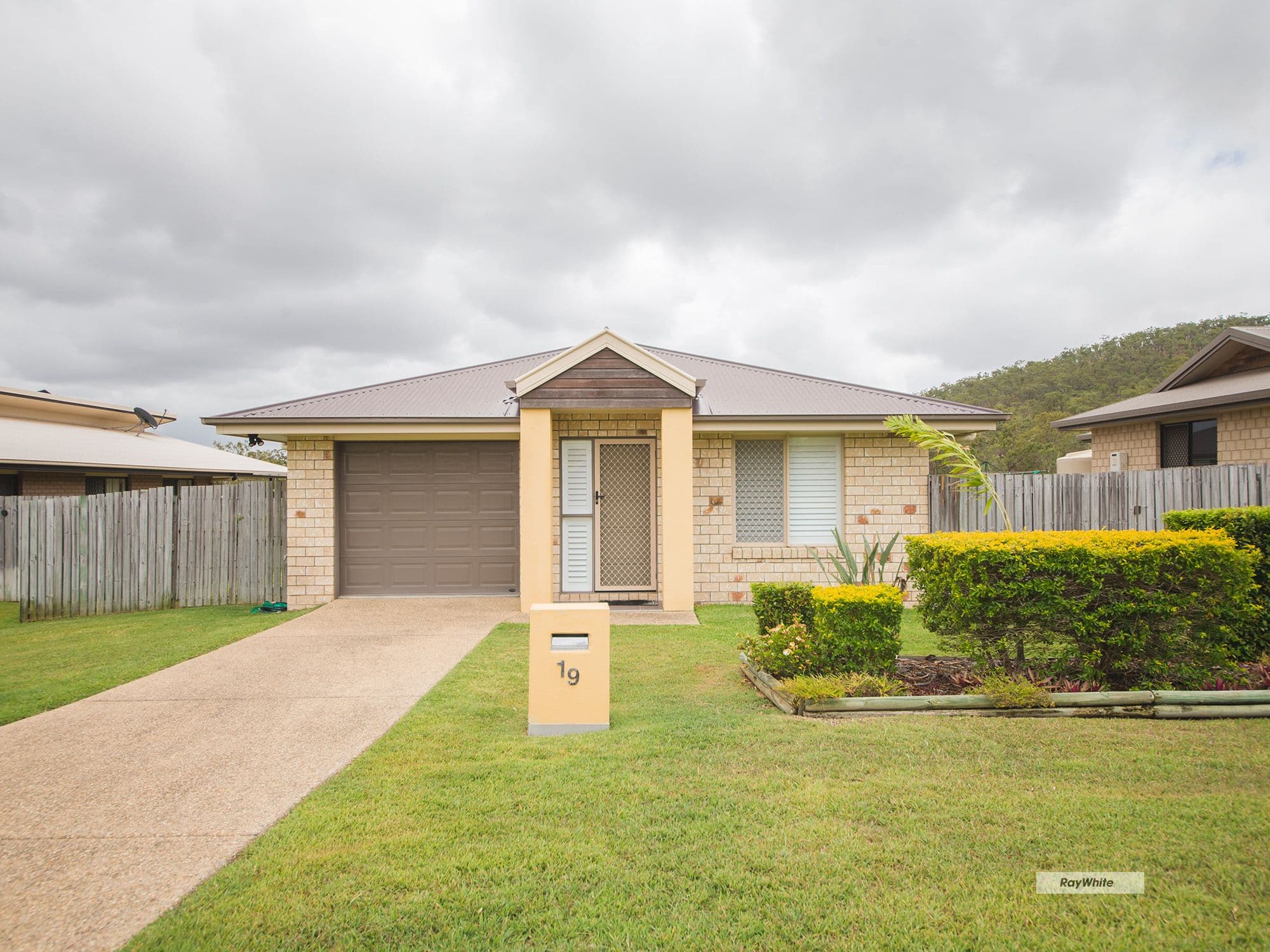 19 Wittenberg Way, Norman Gardens QLD 4701, Norman Gardens - Thumbnail 2