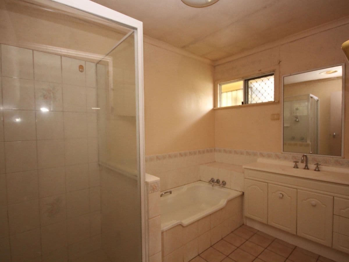 29 Robertson Road, Eastern Heights QLD 4305, Eastern Heights - Thumbnail 4