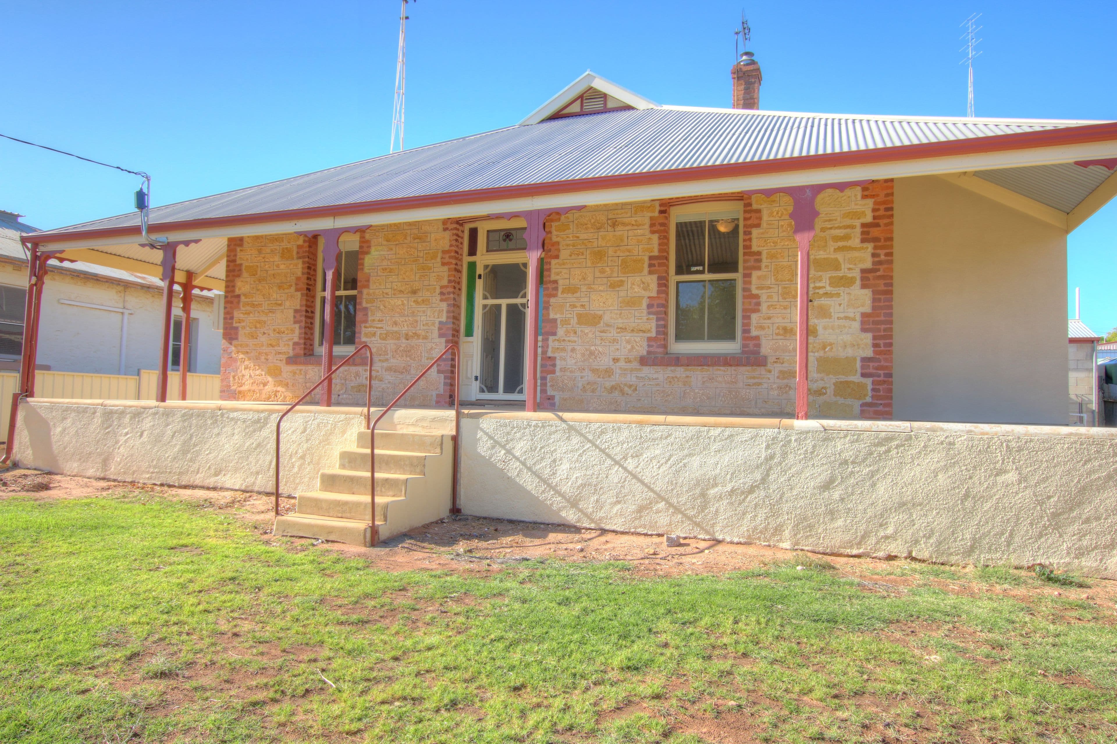 11 Thompson Street, Waikerie SA 5330, Waikerie - Image 1