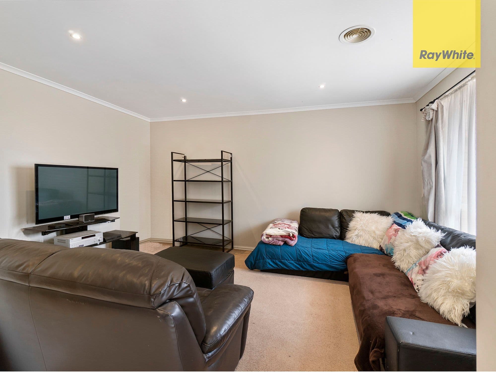 65 Dunvegan Drive, Kurunjang VIC 3337, Kurunjang - Thumbnail 2