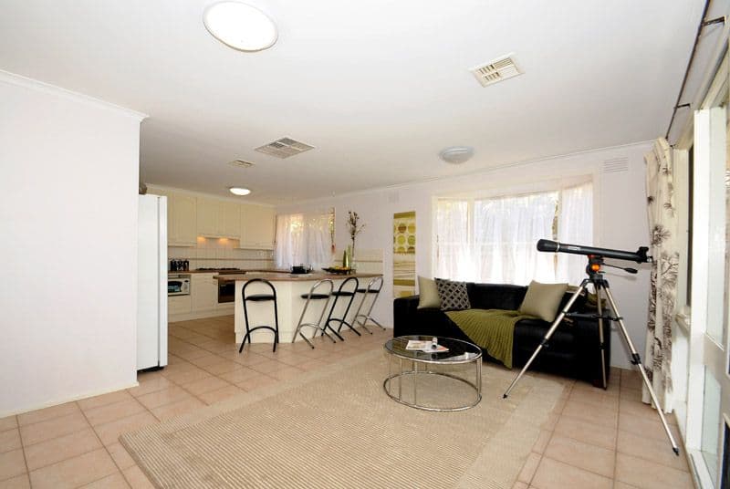 8 King Arthur Drive, GLEN WAVERLEY VIC 3150, Glen Waverley - Thumbnail 4
