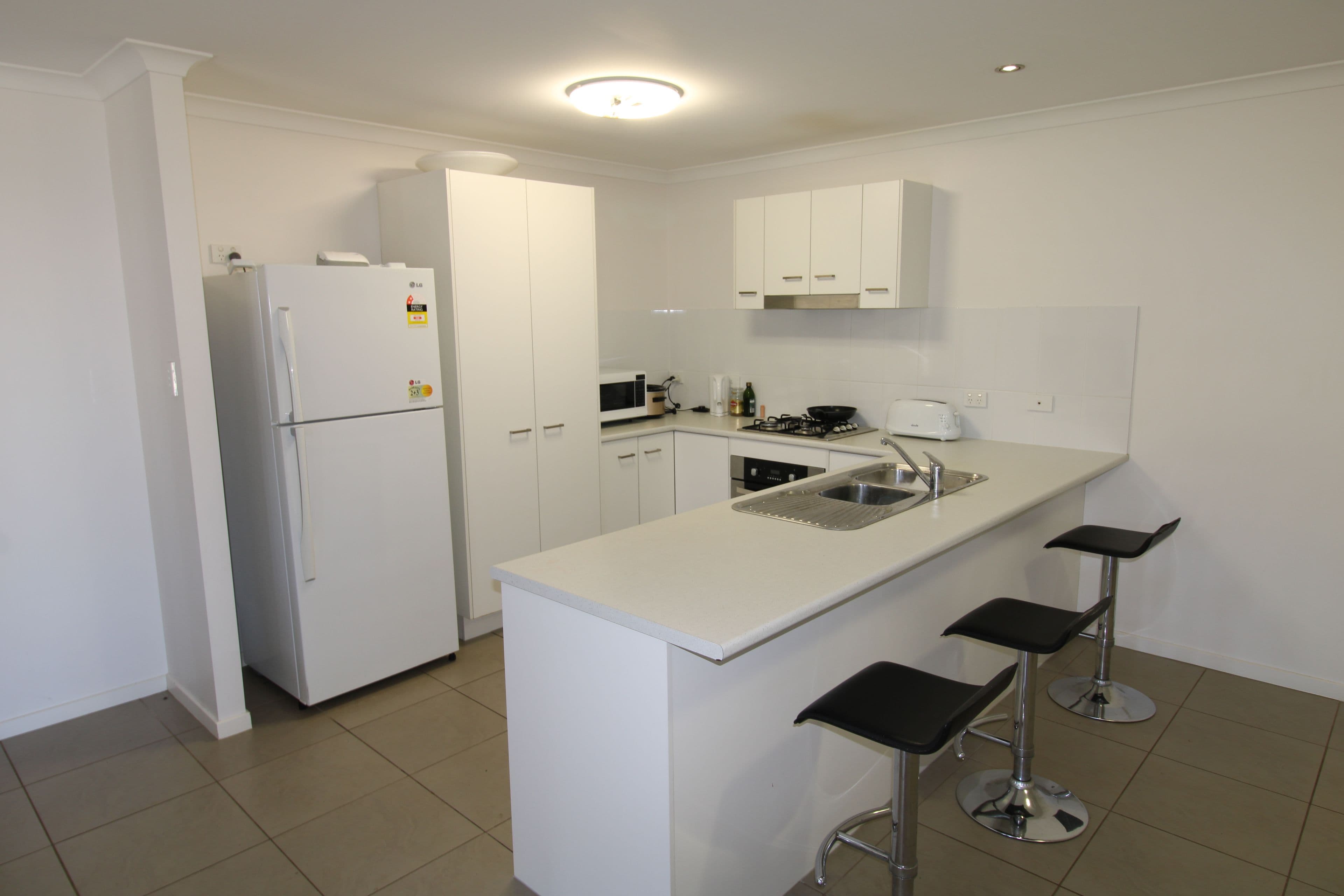 12 Eagle Street, Emerald QLD 4720, Emerald - Thumbnail 4