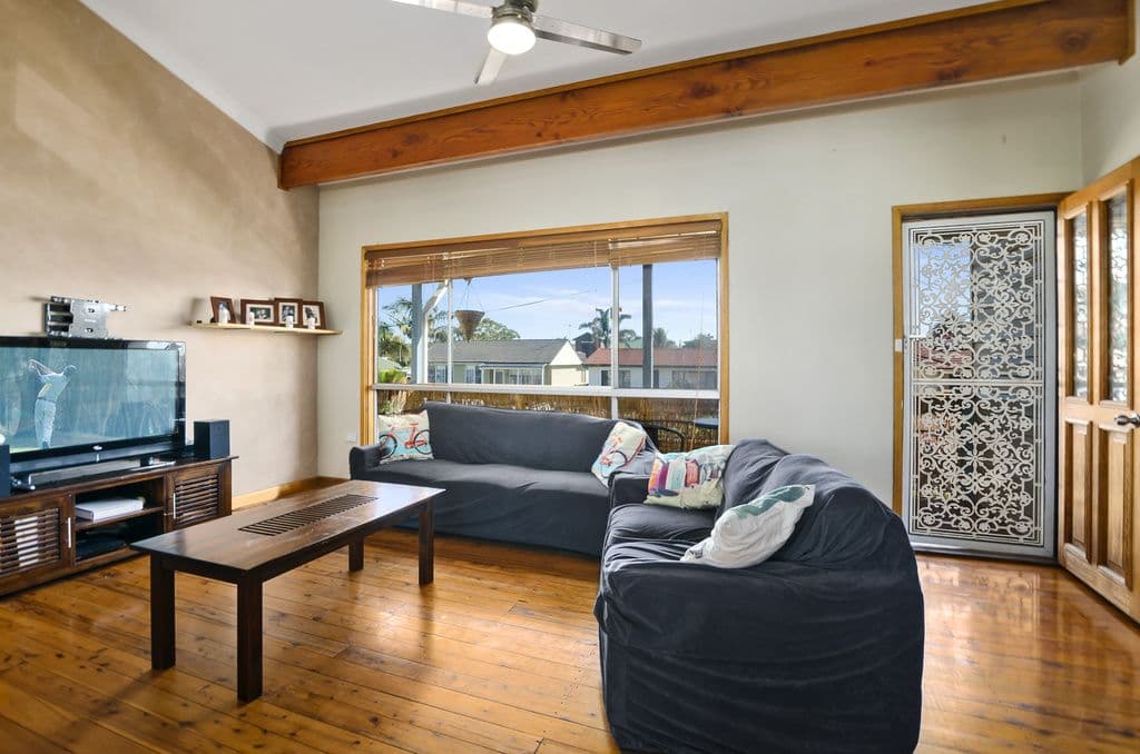 52 Woodford Avenue, WARILLA NSW 2528, Warilla - Thumbnail 3