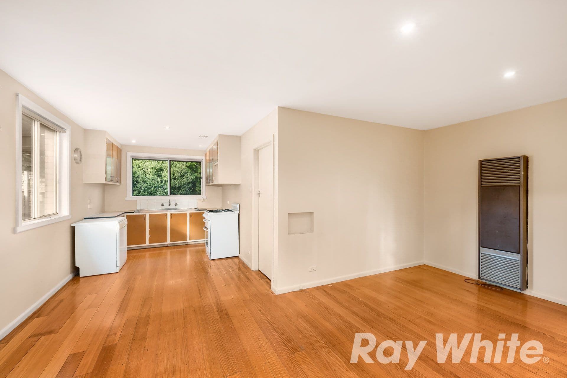 6 Simpson Road, Ferntree Gully VIC 3156, Ferntree Gully - Thumbnail 2