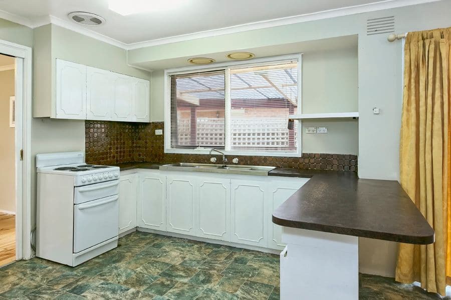 21 Lawson Road, MELTON SOUTH VIC 3338, Melton South - Thumbnail 2