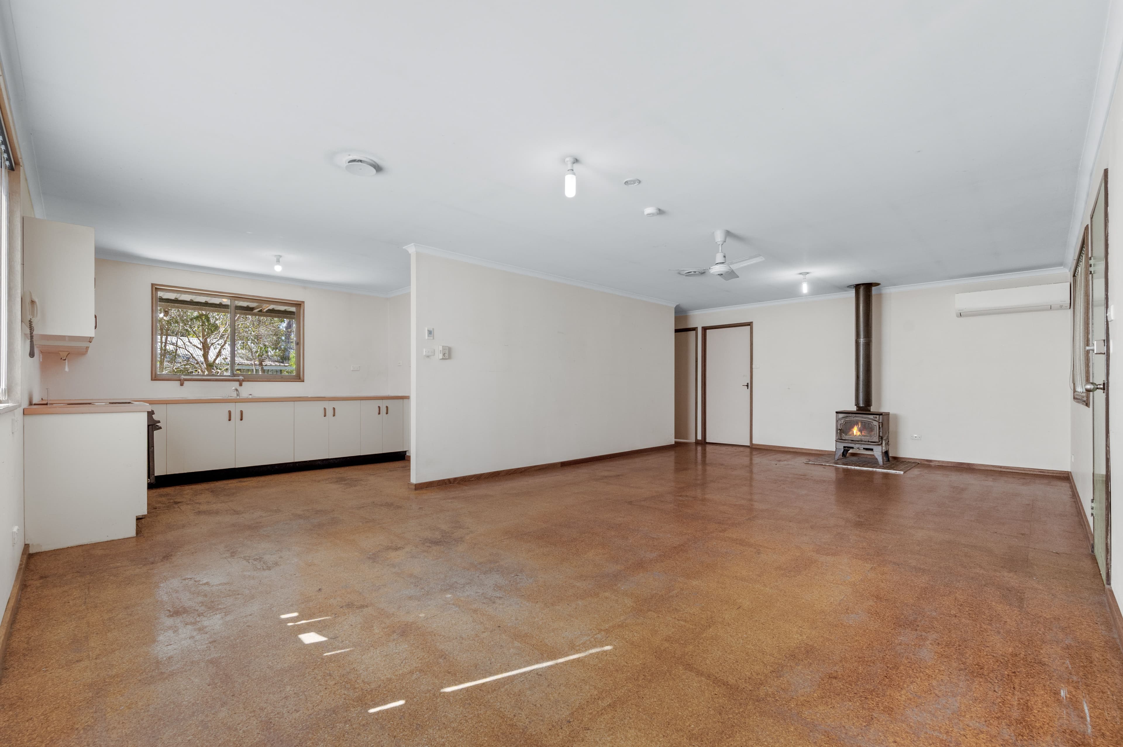 129 Camden Road, Douglas Park NSW 2569, Douglas Park - Thumbnail 4