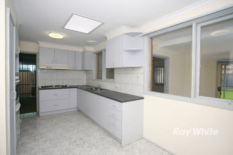 11 Piccadilly Crescent, KEYSBOROUGH VIC 3173, Keysborough - Thumbnail 3