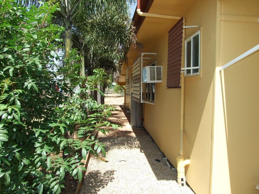 116 Galah Street, LONGREACH QLD 4730, Longreach - Thumbnail 3
