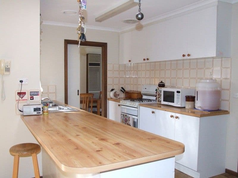 28 Burleigh Road, MELTON VIC 3337, Melton - Thumbnail 2