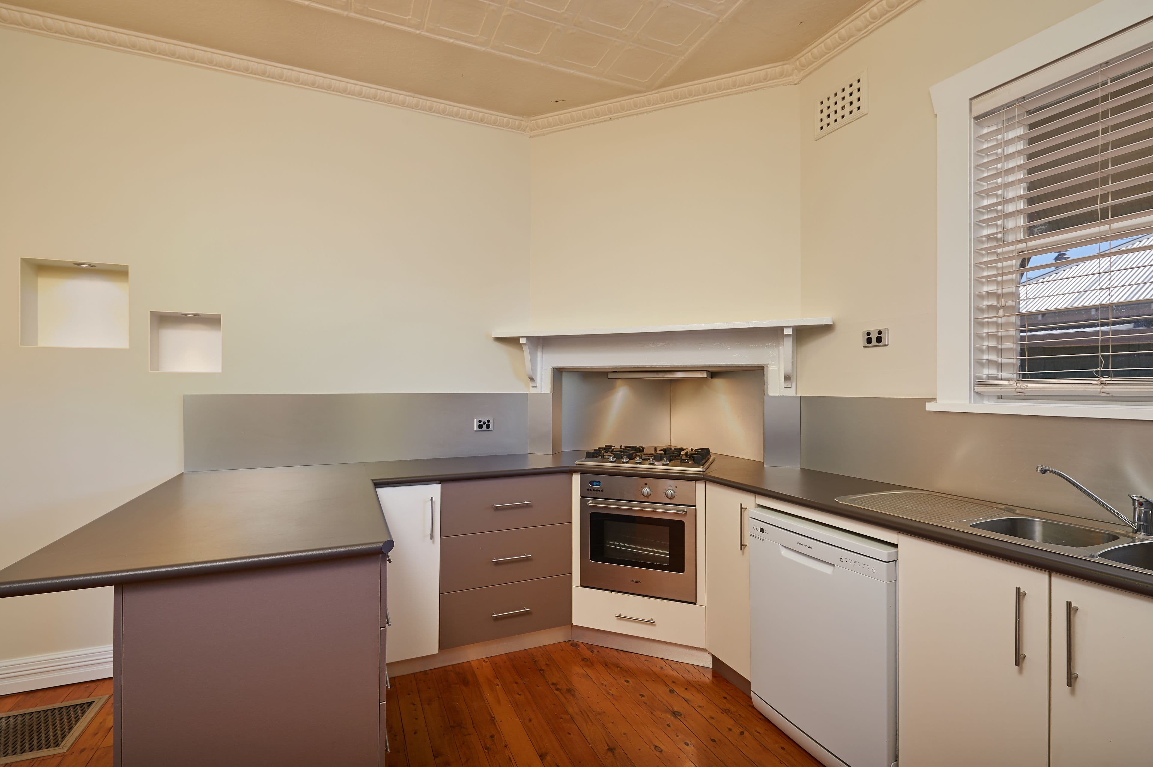 33 Gormly Avenue, Wagga Wagga - Thumbnail 3