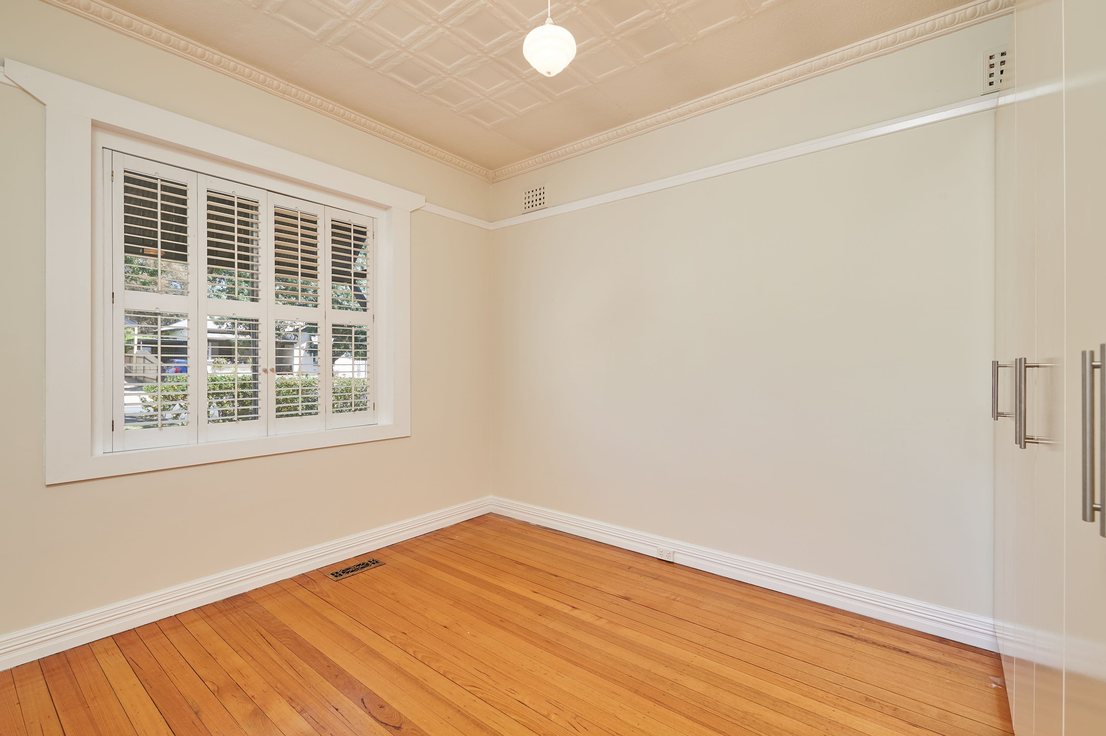 33 Gormly Avenue, Wagga Wagga - Thumbnail 7