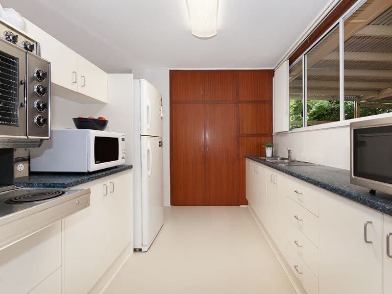 16 Strathburn Street, OXLEY QLD 4075, Oxley - Thumbnail 4