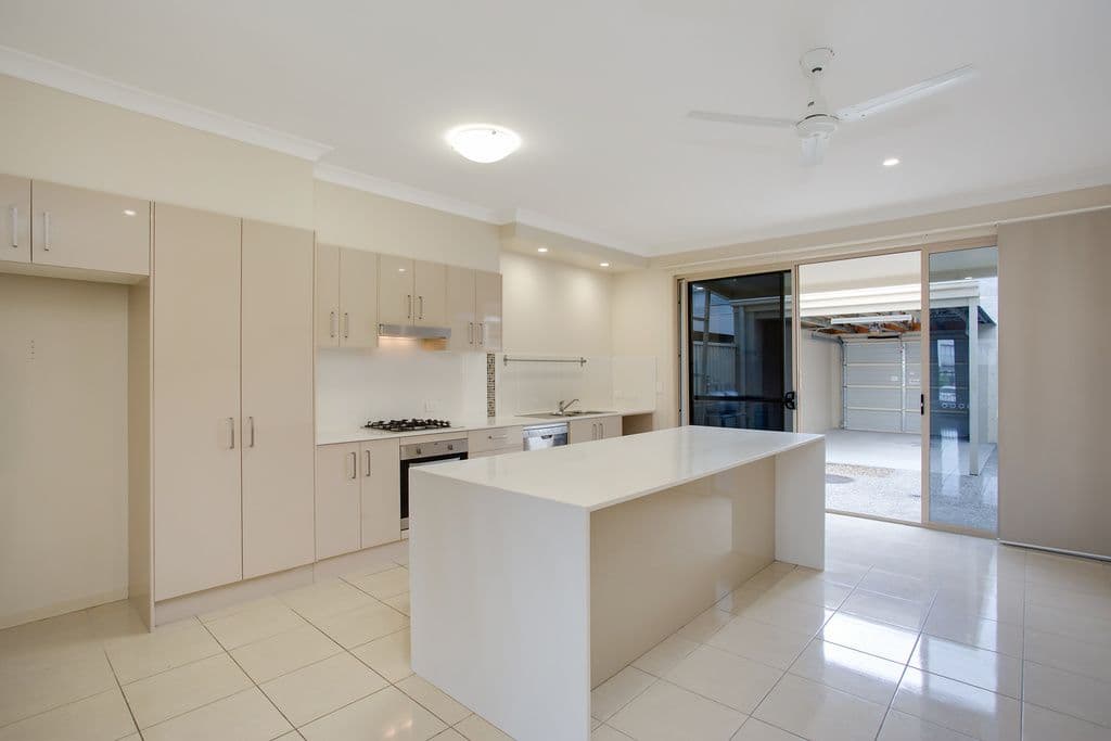 43 South Bay Drive, Varsity Lakes QLD 4227, Varsity Lakes - Thumbnail 2