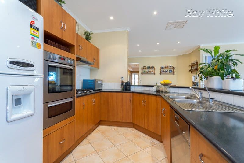 11 Lipson Reach Road, Gulfview Heights SA 5096, Gulfview Heights - Thumbnail 3