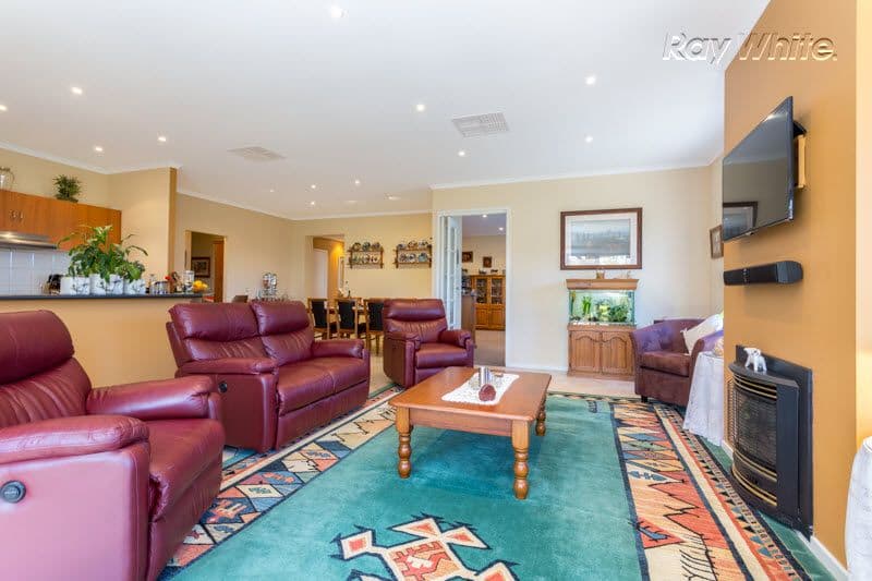 11 Lipson Reach Road, Gulfview Heights SA 5096, Gulfview Heights - Thumbnail 4